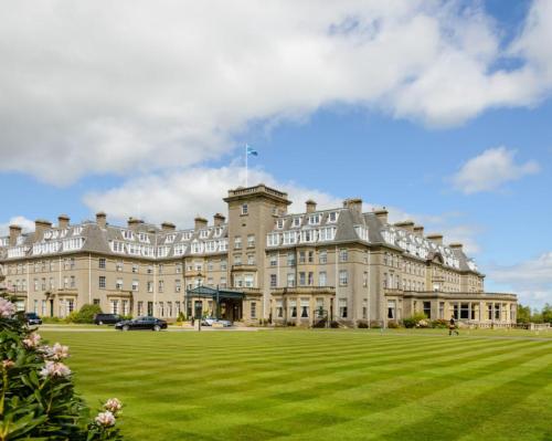 The newly formed entity will include the five-star luxury hotel and spa resort, Gleneagles, in Scotland, featuring an award-winning Espa spa / Shutterstock/cornfield