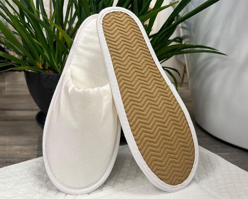 The Bio Slipper has replaced the traditional coir sole with a unique new sole made from compressed straw, called Npulp / BC SoftWear