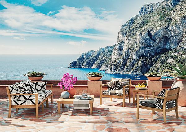Capri is a range of indoor/outdoor furniture for the world of hospitality