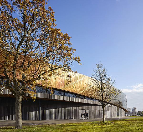 The building, called Sportcampus Zuiderpark