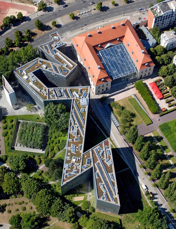 An aerial view shows the zigzagging footprint of the Jewish Museum in Berlin, Libeskind’s first project