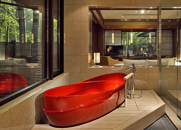 Hashimoto has used traditional Japanese materials but in an unusual way, such as the red lacquer used in the bathtub