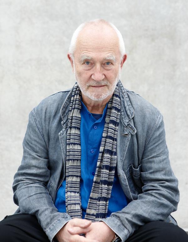 Peter Zumthor studied in Basel, Switzerland and New York. He launched his practice in Haldenstein in 1979
