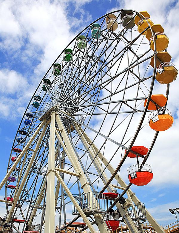 The 35-metre (115-foot) ferris wheel is a signature ride at Dreamland / PHOTO: OLIVER DIXON / IMAGEWISE
