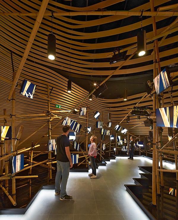 The exhibition design centres around the idea of the shitang, or table