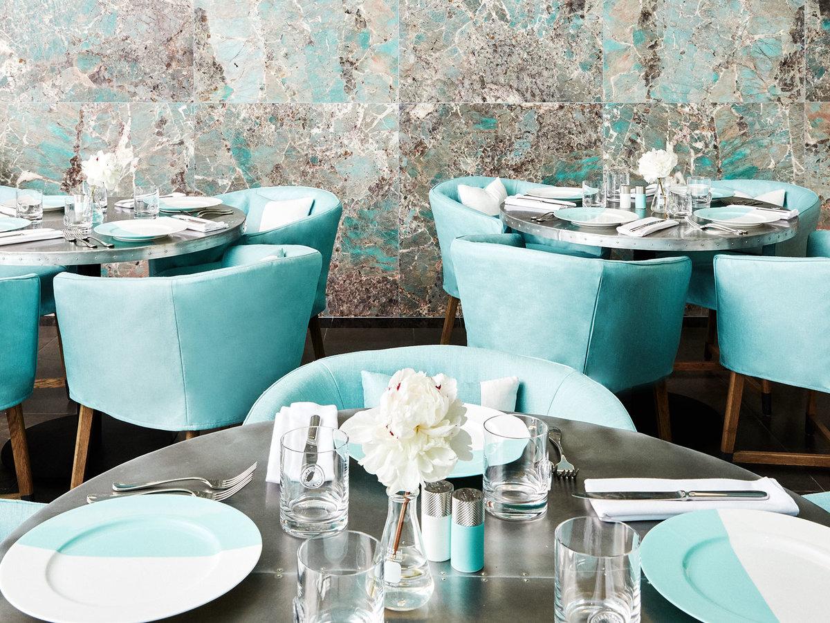 Breakfast at Tiffany's? Flagship store opens striking Blue Box Cafe to ...