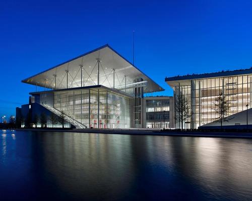 The complex houses the National Library of Greece and the Greek National Opera in separate wings
/ The Stavros Niarchos Foundation Cultural Center 