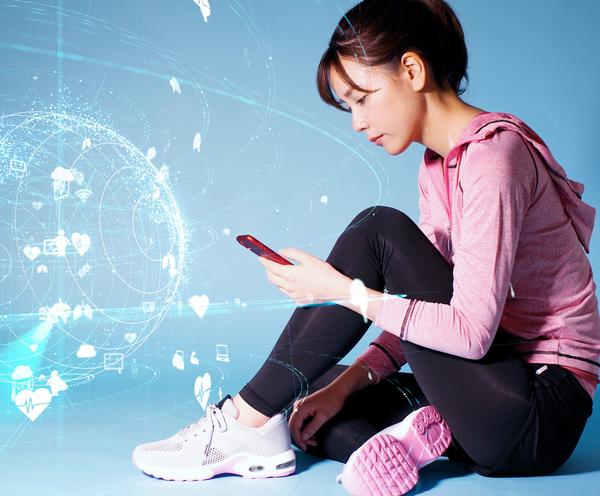 Minton says virtual assistants such as Siri and Alexa know nothing about health clubs, gyms or leisure centres / PHOTO: SHUTTERSTOCK.COM